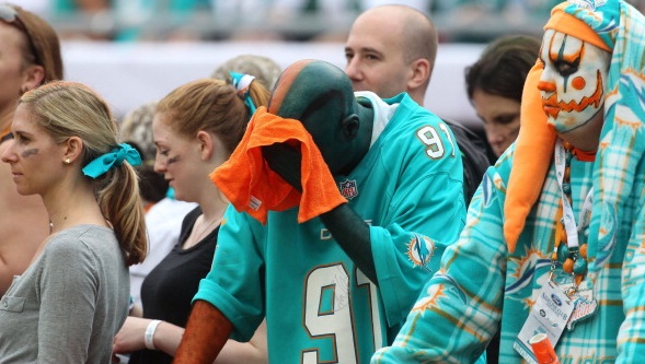 Dolphin-fan-sad.jpg