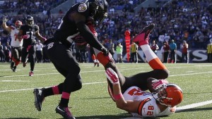 Gary Barnidge's 4th quarter circus catch gives the Browns their first lead of the day at 22-21.